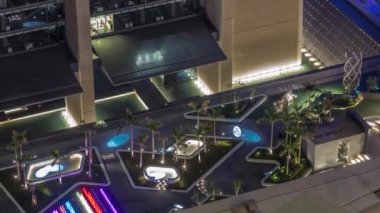 Dubai Uluslararası Finans Merkezi 'nde bulunan Gate Bulvarı' ndaki yeni gezinti güvertesi..