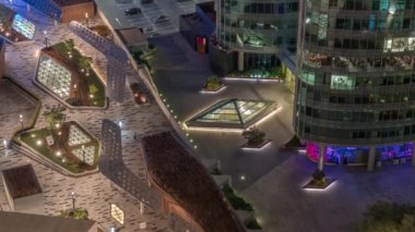 Dubai Uluslararası Finans Merkezi 'nde bulunan Gate Bulvarı' ndaki yeni gezinti güvertesi..