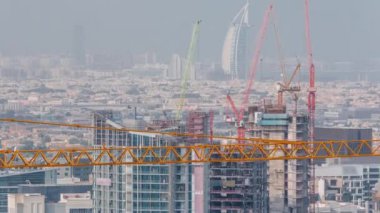 Dubai iş sahası kulelerinin modern mimarisi ile Skyline. Hava görünümü