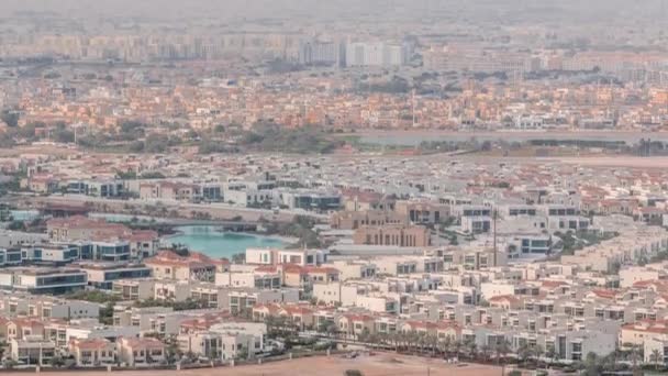 Αεροφωτογραφία πολλών κατοικιών στο Ντουμπάι από πάνω timelapse — Αρχείο Βίντεο