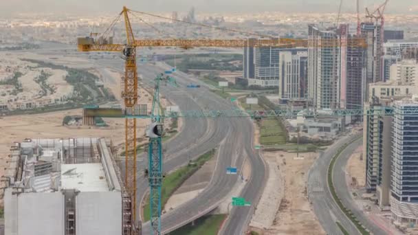 Вид с воздуха на дорогу Аль-Хэйл, оживленное движение вблизи делового района Бей — стоковое видео