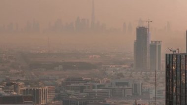 Dubai Şehir Merkezi gökdelenler silsilesi üzerinde sabahları gökdelenler olacak. BAE