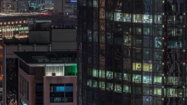 Vista aérea de Dubai Internet Ciudad Lago y Edificios noche timelapse — Vídeo de stock