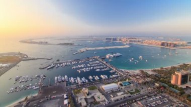 Dubai Yat Limanı geniş açı Panorama günbatımı timelapse akşam zaman