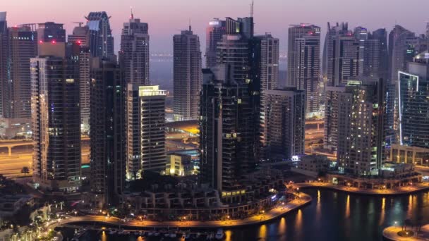 Puerto deportivo de Dubái de noche a día de transición timelapse vista de cerca — Vídeos de Stock