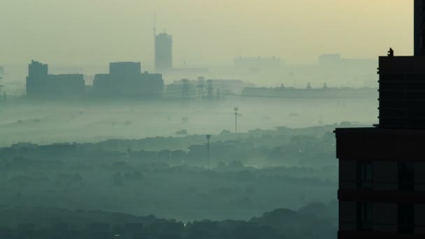 Nascer do sol vista aérea arranha-céu nevoeiro tempo Dubai Marina em Emirados Árabes Unidos UAE timelapse — Vídeo de Stock