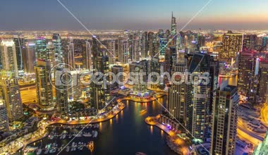 Dubai Yat Limanı gökdelen geçiş gün gece timelapse üstünden modern Kuleli