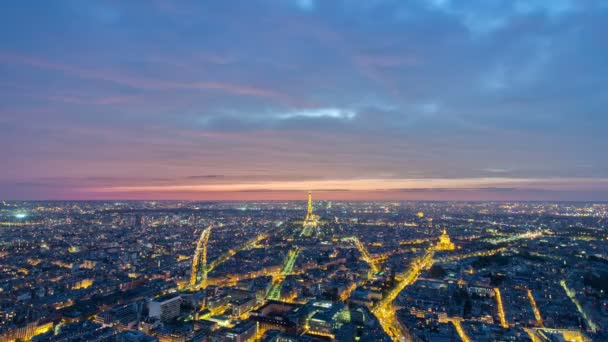 Veduta di Parigi e della Torre Eiffel dalla torre Montparnasse timelapse Twilight, Francia — Video Stock