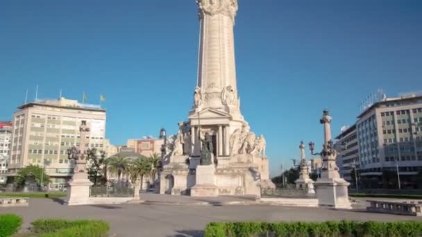 Μαρκήσιος του Pombal πλατεία μια ηλιόλουστη ημέρα, το οποίο είναι ένα σημαντικό κόμβο στο το κέντρο της Λισαβόνας timelapse hyperlapse — Αρχείο Βίντεο