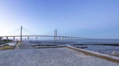 Vasco da Gama Köprüsü üzerinden tagus Nehri timelapse, Lisbon, Portekiz