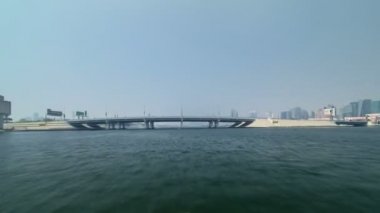 Dubai, Birleşik Arap Emirlikleri timelapse Bölüm 4 dereye geleneksel Abra teknede geziye