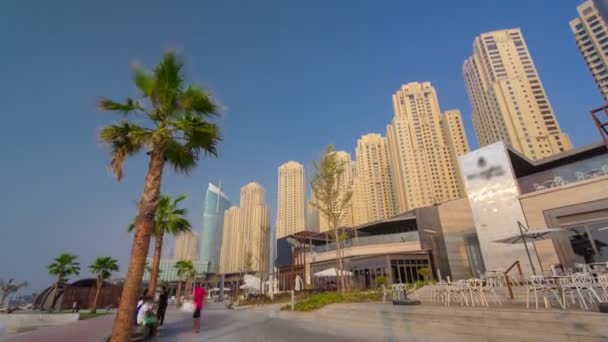 Dubai Jumeirah Beach Residence Panorama con palmeras timelapse — Vídeo de stock