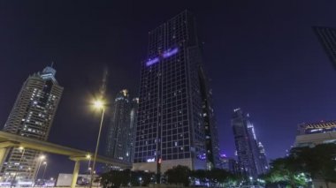 Sheikh Zayed Road, Dubai timelapse hyperlapse gecede, gökdelenler