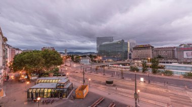 Schwedenplatz Hava Gecesi Zamanlaması. İsveç Meydanı, Viyana 'nın orta kesiminde, Tuna Kanalı' nda yer alan ve en önemli toplu taşıma kavşaklarından biridir. Eski ve modern binalar