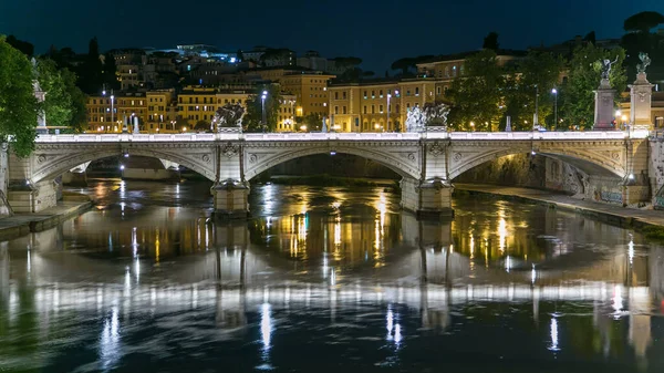 Ponte Vittorio Emanuele İtalya 'nın Tiber kentinde, Roma' nın tarihi merkezini Roma Pons Neronianus yakınlarındaki Rione Borgo ve Vatikan şehrine bağlayan köprü..