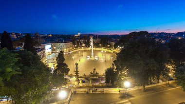Büyük Kent Meydanı, Piazza del Popolo gün gece geçiş timelapse, ışıklar ve tarihi binalar ile güneş battıktan sonra Roma için havadan görünümü