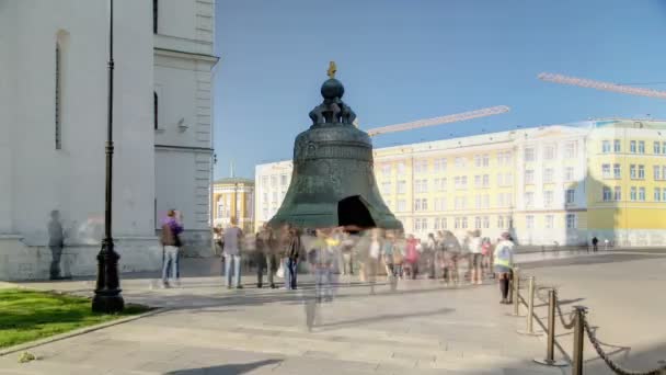 Moscow, Oroszország-július 2014: kilátás a cár-Bell King Bell Moszkvában Kreml, egy népszerű turisztikai mérföldkő TimeLapse hyperlapse. Oroszország — Stock videók