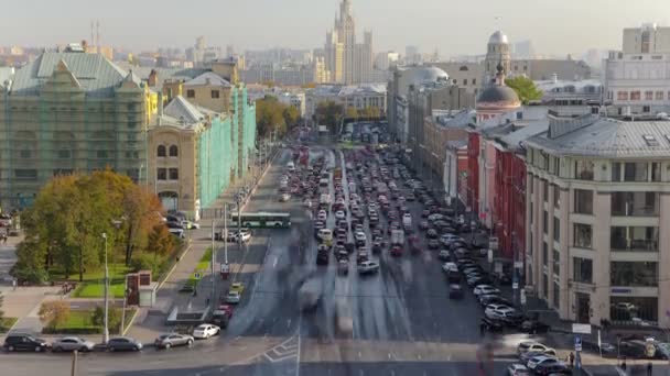 Powyżej widok na Lubyanskaya i placu Novaya w Moskwie timelapse w dzień wiosny — Wideo stockowe