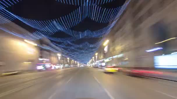 Conducir a través del tráfico de coches en las calles de la ciudad de Moscú, lapso de tiempo hiperlapso Rusia — Vídeos de Stock