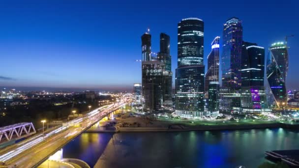 Mrakodrapy mezinárodní obchodní centrum město v noci, Moskva, Rusko — Stock video