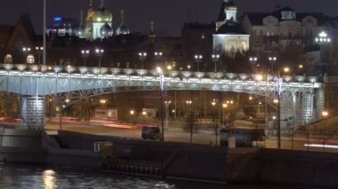 Moskova Nehri çıkabilir. Patriarchal köprü gece timelapse