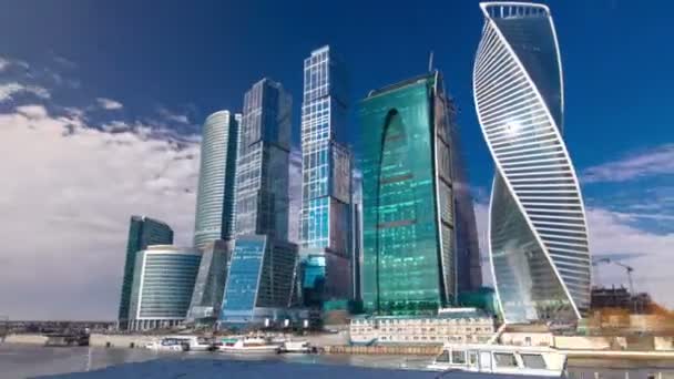Небоскрёбы International Business Center City на вечернем гиперлапсе, Москва, Россия — стоковое видео