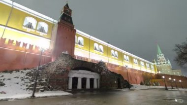 Grotto harabelerde Alexander Bahçe kış gece timelapse hyperlapse, Moskova, Rusya Federasyonu