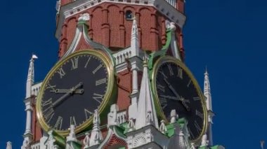 Moskova Kremlin, Kızıl meydan. İşçinin Saat Kulesi timelapse hyperlapse.