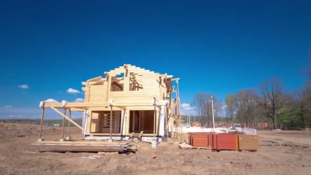 Wooden house cottage under construction timelapse in Mishino, Moscow, Russia — Stock Video