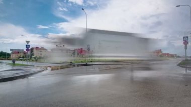 Yeni yazlık yerleşim Nekrasov köyünde güneşli yaz gün timelapse