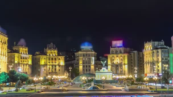 Plaza Maidan por la noche hiperlapso timelapse, Kiev, Ucrania — Vídeo de stock