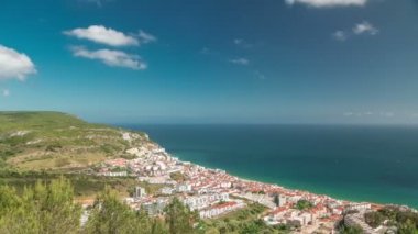 Kıyı kasaba Sesimbra, Portekiz timelapse üzerinde havadan görünümü