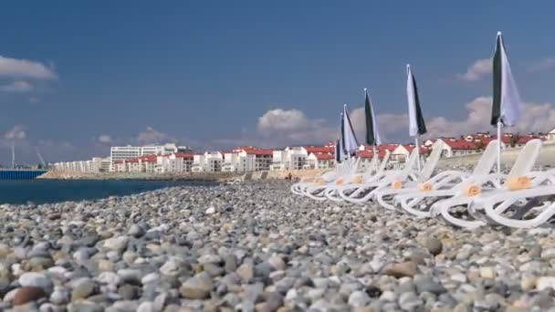 Playa marina en la ciudad Adler timelapse hyperlapse — Vídeo de stock