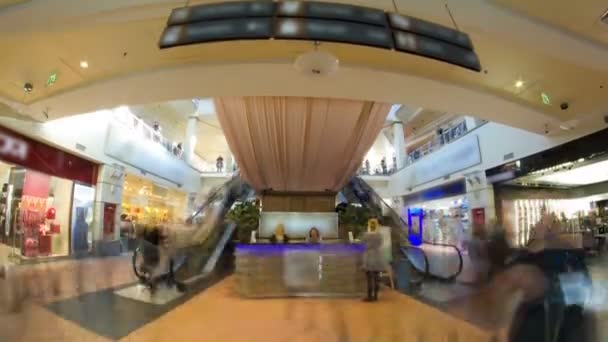 Centro comercial interior interior en la calle Zemlyanoy Val, anillo de Sadovoye en Moscú timelapse — Vídeo de stock