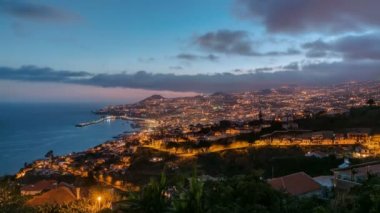Gün batımından sonra panaromik Funchal, Madeira, Portekiz timelapse görüntülemek