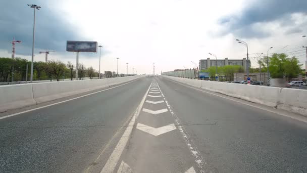 Transportu miejskiego ruchu na Leningradskoye shosse timelapse, Moskwa — Wideo stockowe
