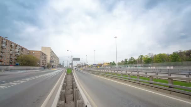 Urban transport traffic on Leningradskoye shosse timelapse, Moscow — Stock Video