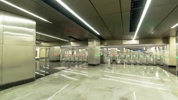 Moderna stazione della metropolitana Delovoy centro, business center timelapse, iperlapse. Mosca, Russia . — Video Stock