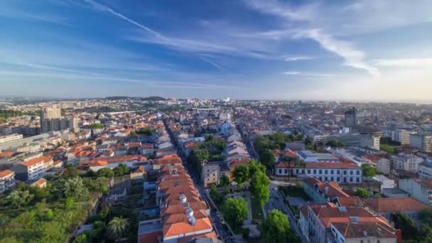 Háztetők Portos régi város egy meleg tavaszi napon timelapse előtt naplemente, Porto, Portugália — Stock videók