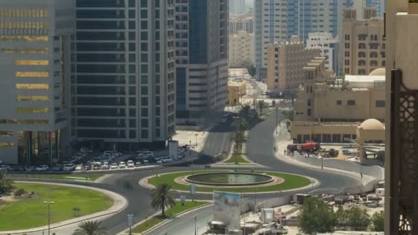 Stadtbild von ajman vom Dach morgens nach Sonnenaufgang Zeitraffer. ajman ist die Hauptstadt des Emirats ajman in den Vereinigten Arabischen Emiraten. — Stockvideo