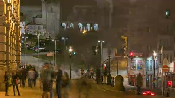 El cruce con la estación de tren de Sao Bento y el timelapse de la catedral de Oporto . — Vídeos de Stock