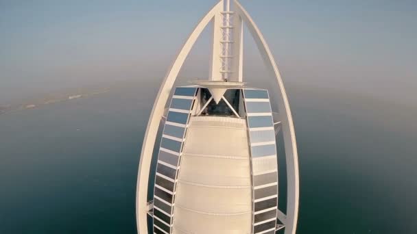 Burj al arab hotel in dubai, uae. Hubschrauberblick — Stockvideo