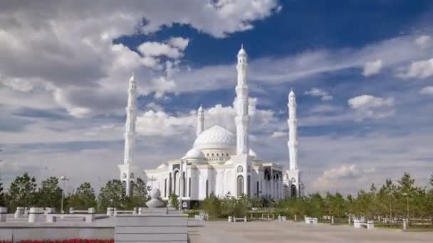 La mezquita del sultán Hazrat en Astana timelapse hyperlapse, Kazajstán — Vídeo de stock