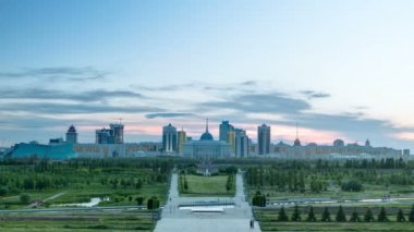 Astana şehir gün gece timelapse ve park başkanları rezidans Akorda Panoraması