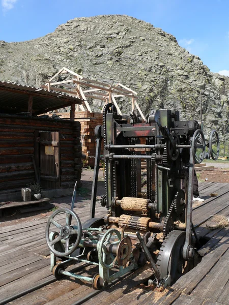 Günlükleri kesme tezgahları