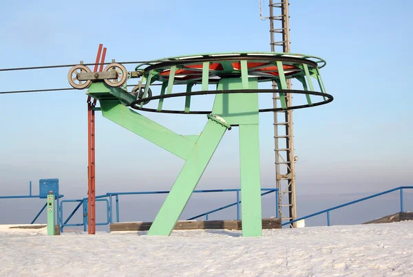 Bir sürücünün bir kolye yolcu ip-yol istasyonu