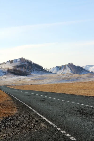 Vägen till foten av västra Sayan bergen — Stockfoto