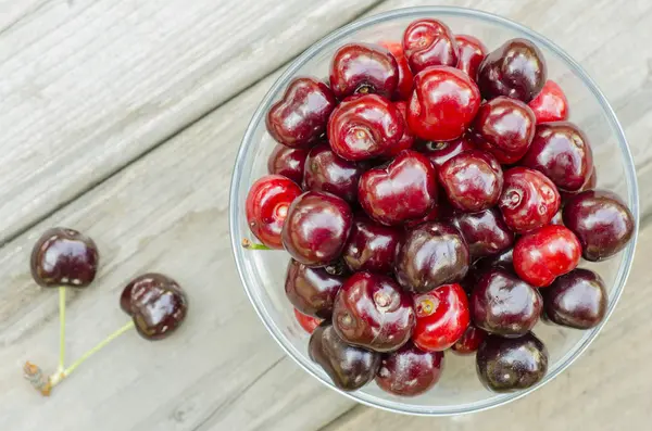 Upper bowl with cherries — Stock Photo, Image