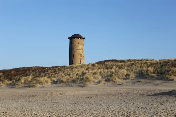 A torony a dűnék között Domburg térképén — Stock Fotó