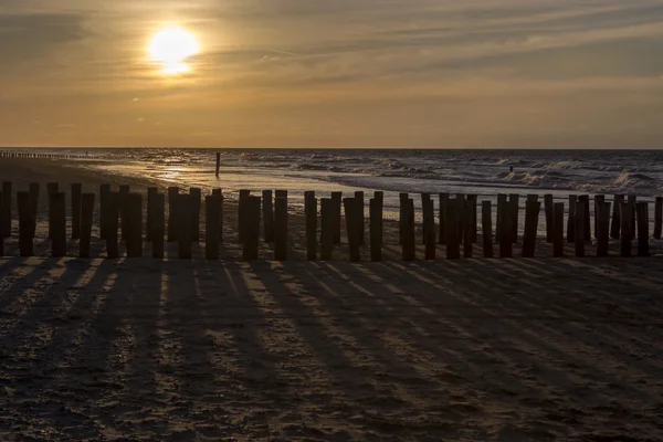 Domburg plaj gün batımında — Stok fotoğraf